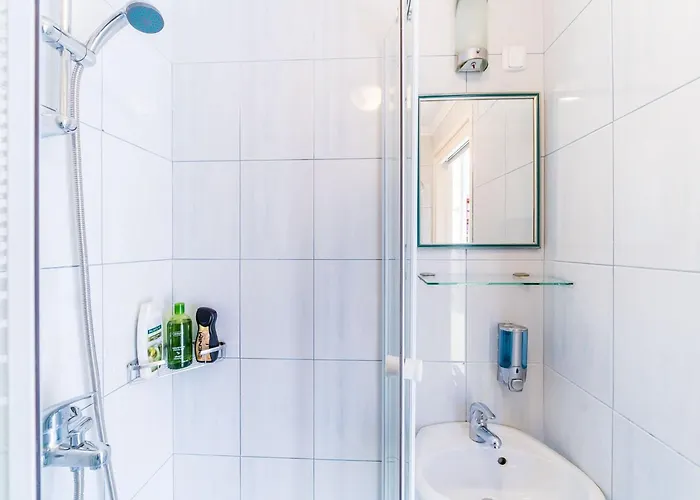 Katja & Lara - Twin Katja Dubrovnik